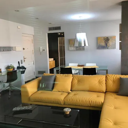 Hauzify I Apartament Petit Plaer *