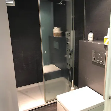 Hauzify I Apartament Petit Plaer Apartment