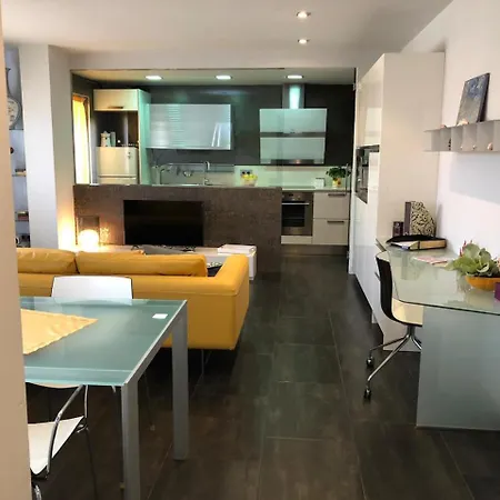 Hauzify I Apartament Petit Plaer *