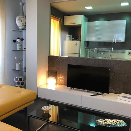 Apartment Hauzify I Apartament Petit Plaer